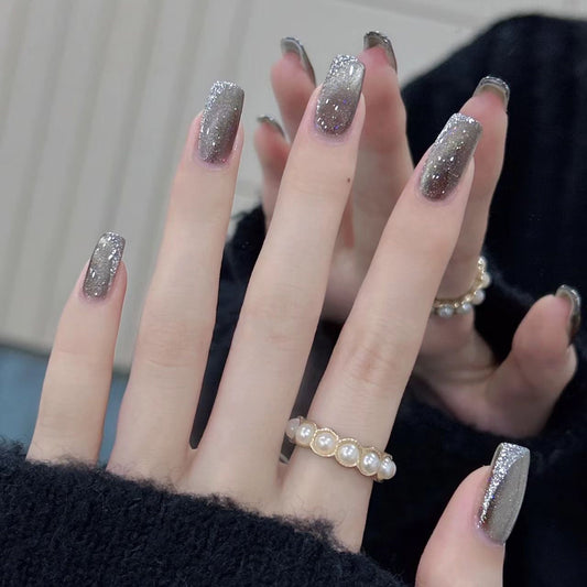 Autumn and winter new flash, hand-worn nails, mid-length white, black nail patches, detachable fake nails