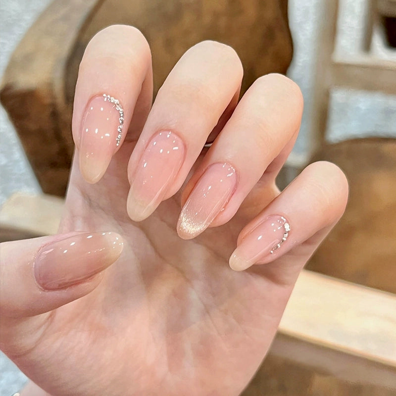 Zhitu hand-wears a 2025 New Year's model cat's eye nude pink Zhen Huan white mid-length almond nail patch